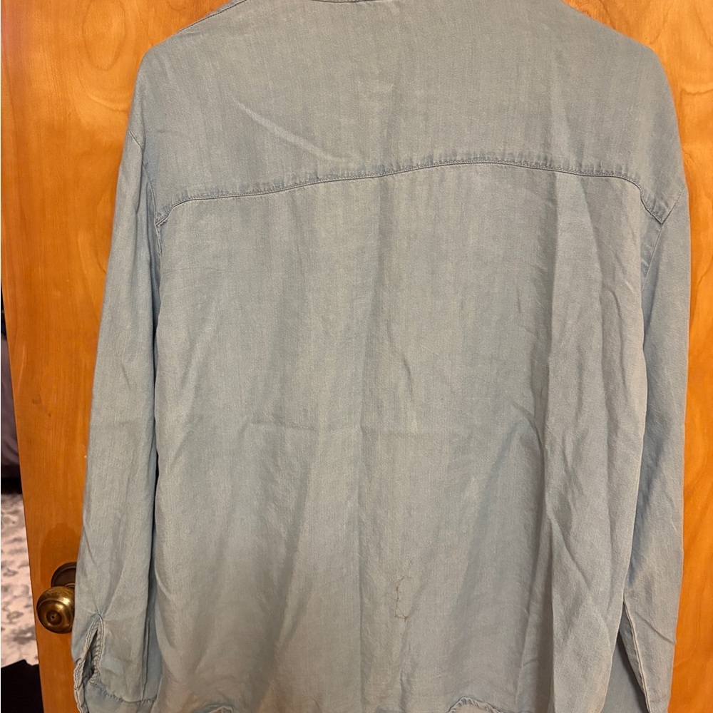 Light Blue Button-Up Shirt - Picture 4 of 5